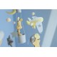 Κρεμαστό κούνιας μωρού - καμηλοπάρδαλη στο αερόστατο κίτρινο γκρι