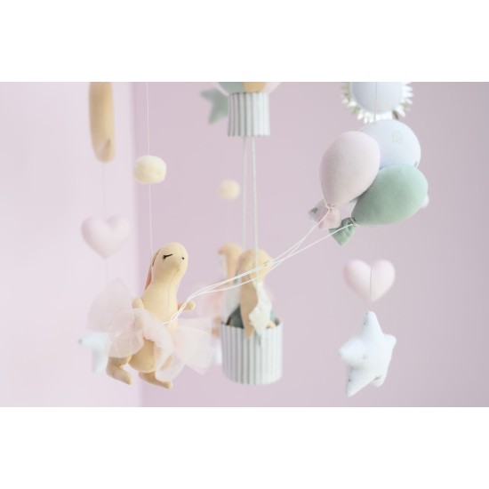 Κρεμαστό κούνιας μωρού - Κουνελάκης στο αερόστατο